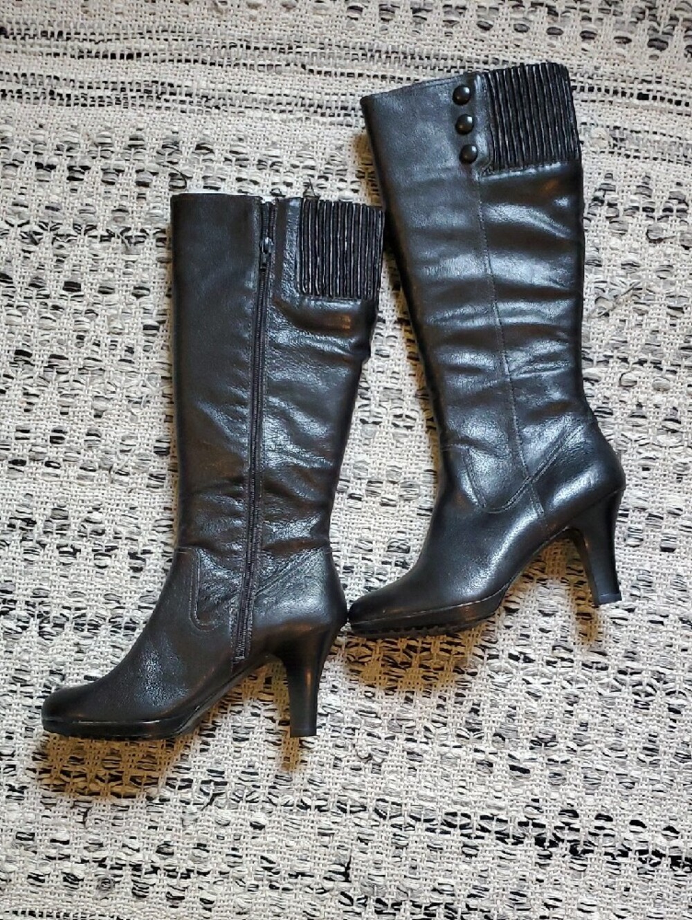 Sofft Black Leather Knee-High Heeled Boots